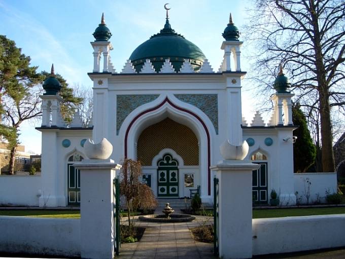 Shah Jahan Mosque, Woking